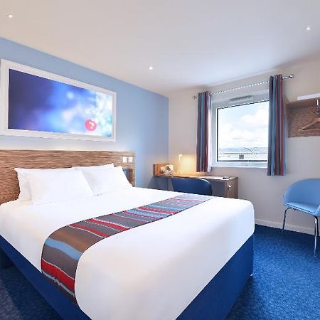 Travelodge London Richmond Central Exterior photo